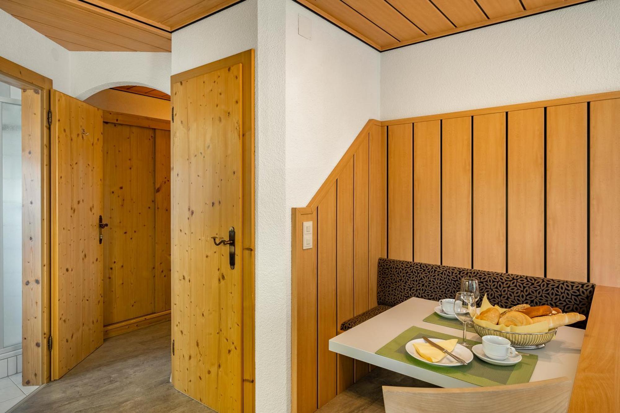 Haus Voglreiter - Inkl Sommerkarte, Zentrale Und Ruhige Lage, Garten Mit Spielplatz Kaprun Luaran gambar