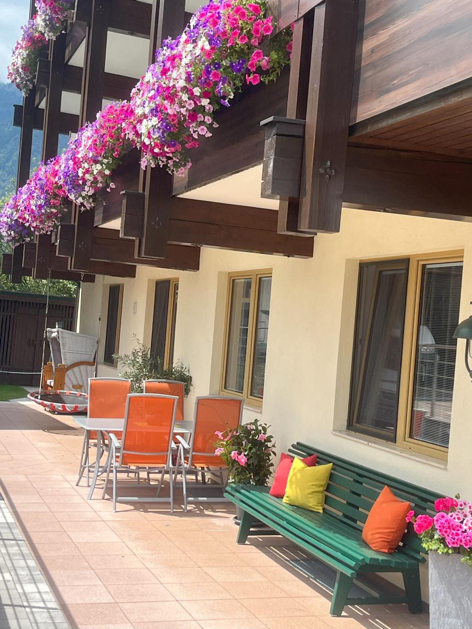 Haus Voglreiter - Inkl Sommerkarte, Zentrale Und Ruhige Lage, Garten Mit Spielplatz Kaprun Luaran gambar